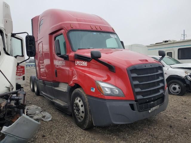 2020 Freightliner Cascadia 126