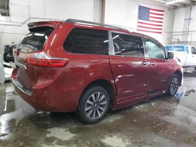 2020 Toyota Sienna XLE