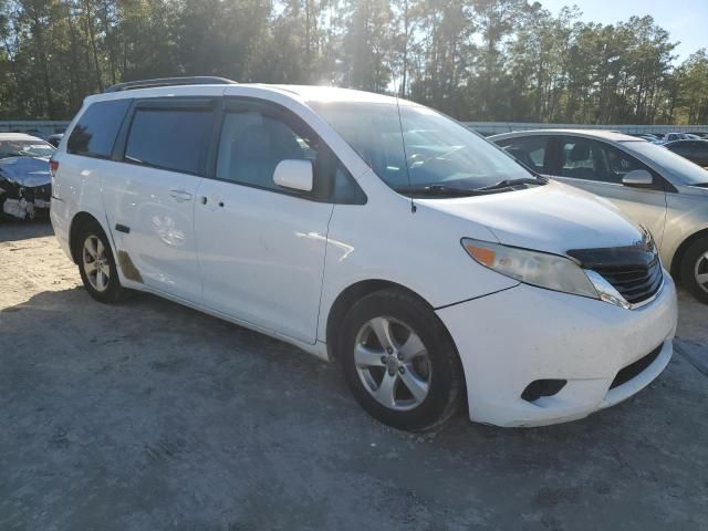 2014 Toyota Sienna LE