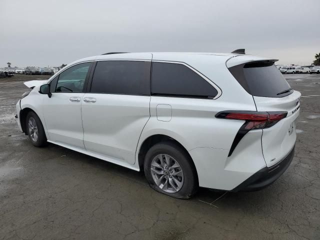 2022 Toyota Sienna XLE