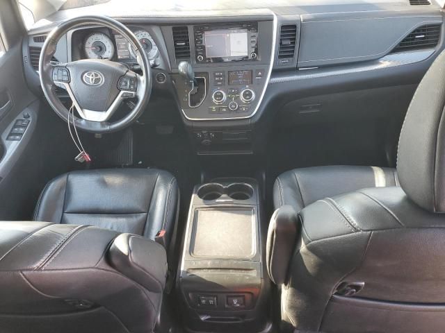 2019 Toyota Sienna SE