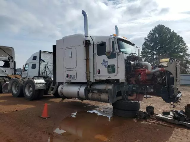 2014 Kenworth Construction W900