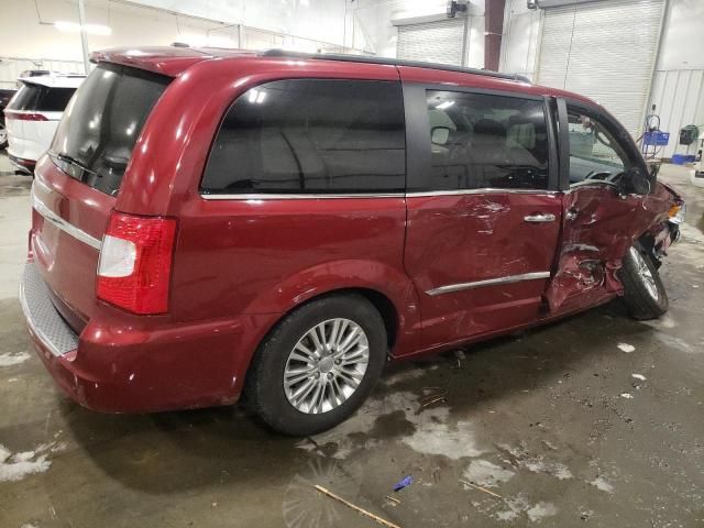 2015 Chrysler Town & Country Touring L