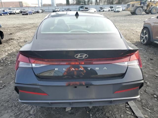 2024 Hyundai Elantra SE