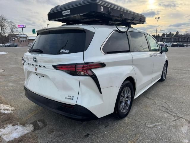 2021 Toyota Sienna XLE