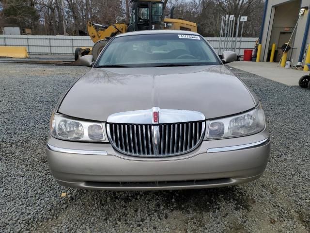 2000 Lincoln Town Car Signature