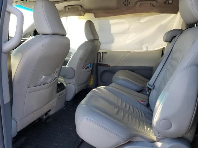 2013 Toyota Sienna XLE