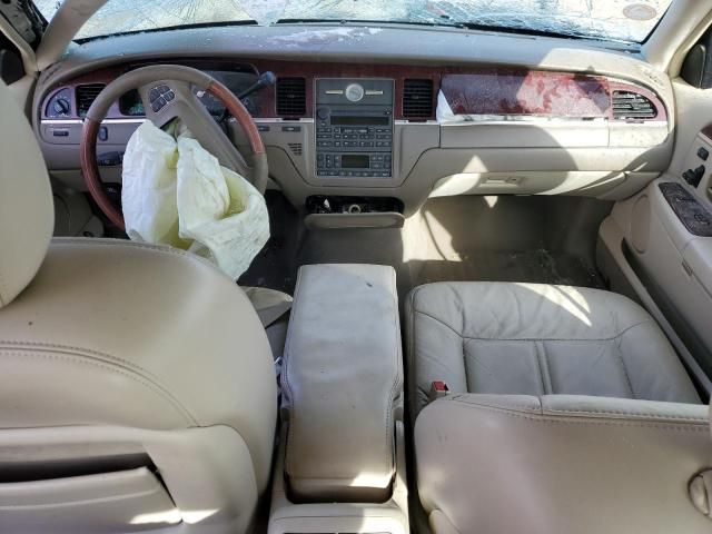 2004 Lincoln Town Car Ultimate