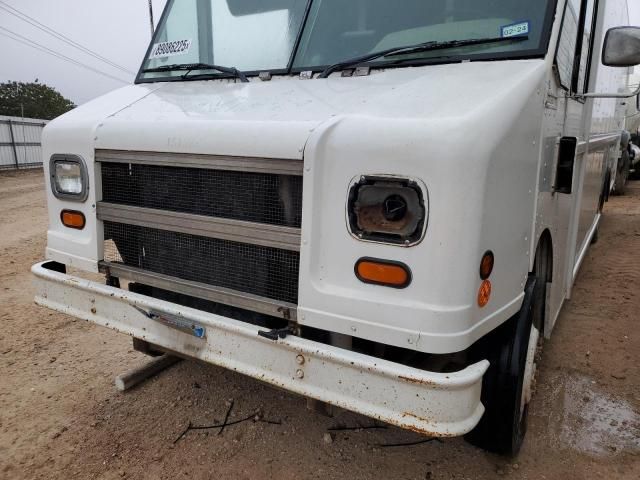 2004 Freightliner Chassis M Line WALK-IN Van