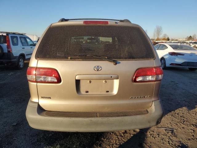 2001 Toyota Sienna LE