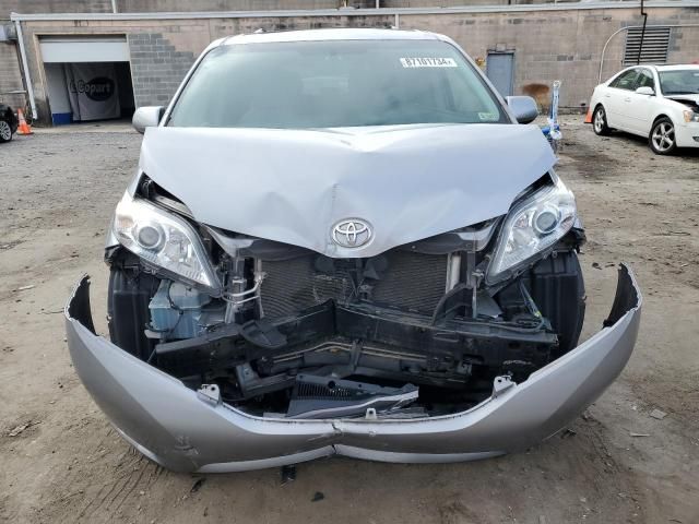 2017 Toyota Sienna XLE