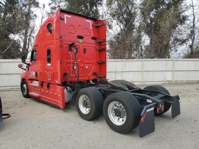 2019 Freightliner Cascadia 126