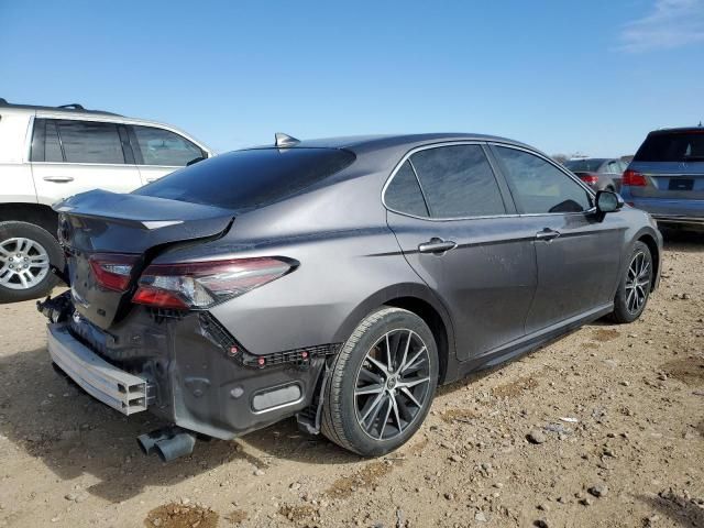 2022 Toyota Camry SE