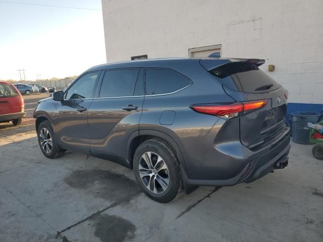 2022 Toyota Highlander XLE