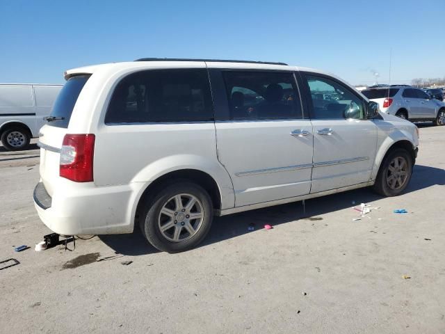 2012 Chrysler Town & Country Touring L