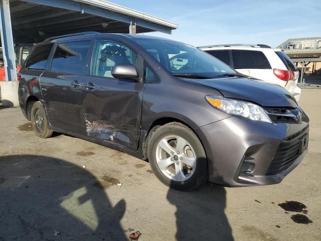 2020 Toyota Sienna LE