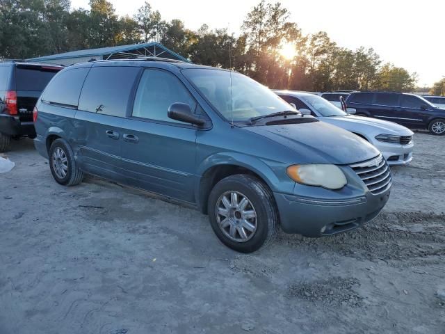 2005 Chrysler Town & Country Limited