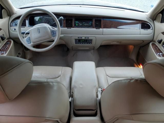 2000 Lincoln Town Car Signature