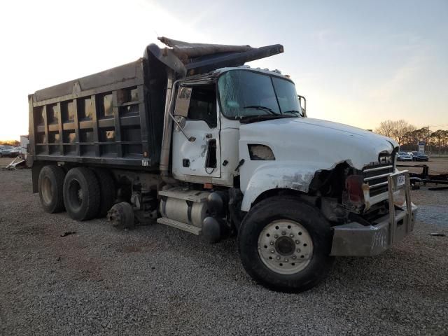 2005 Mack 700 CV700