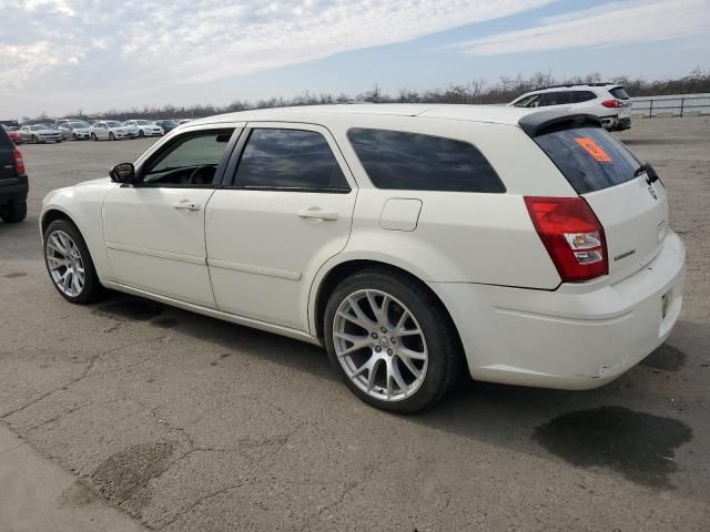 2005 Dodge Magnum SE