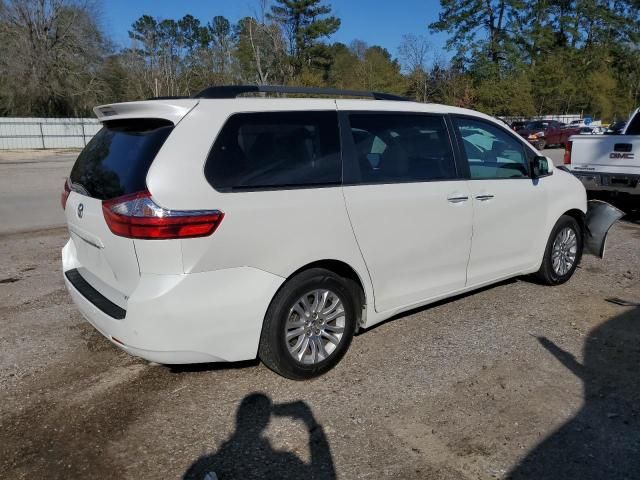 2017 Toyota Sienna XLE