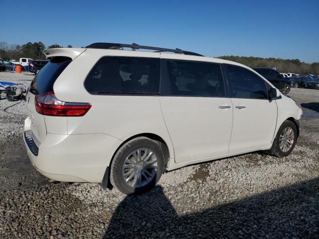 2017 Toyota Sienna XLE