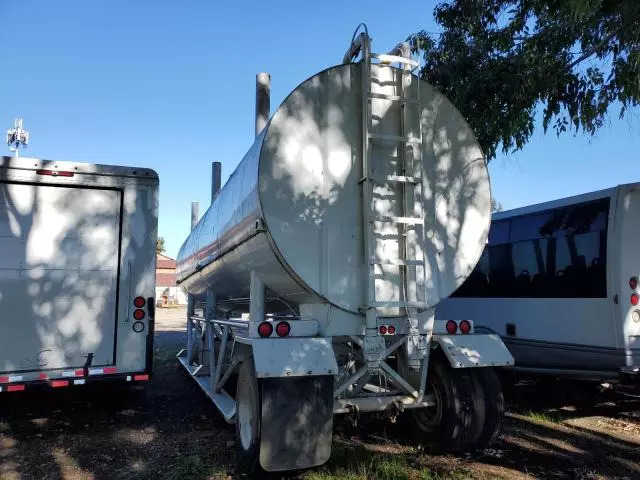 2000 Tank Trailer