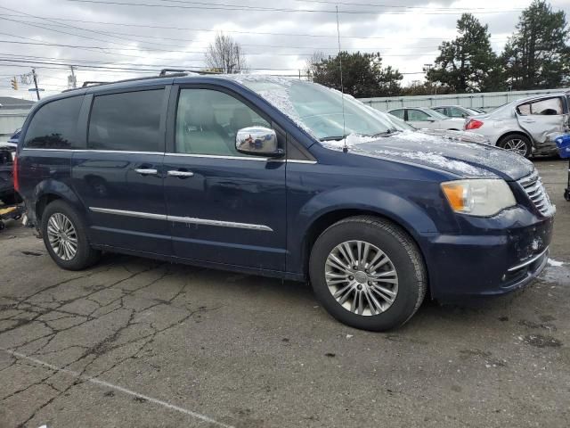 2013 Chrysler Town & Country Touring L