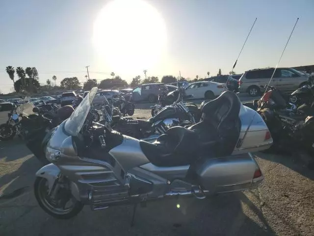 2005 Honda GL1800