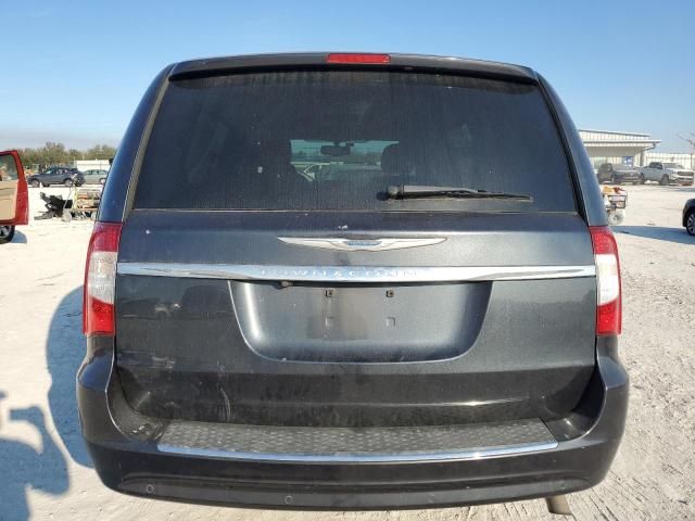 2014 Chrysler Town & Country Touring L