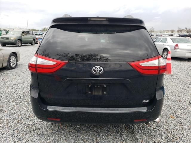 2016 Toyota Sienna XLE