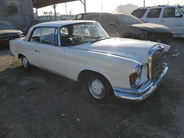 1962 Mercedes-Benz 220 SE