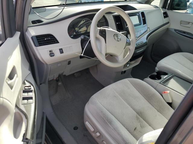 2014 Toyota Sienna LE