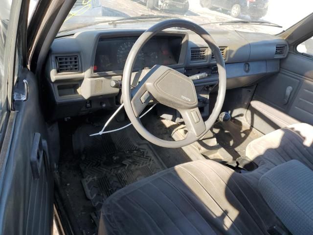 1988 Toyota Pickup Xtracab RN70 DLX