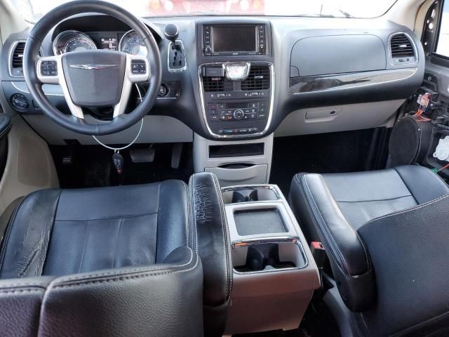 2015 Chrysler Town & Country Touring L