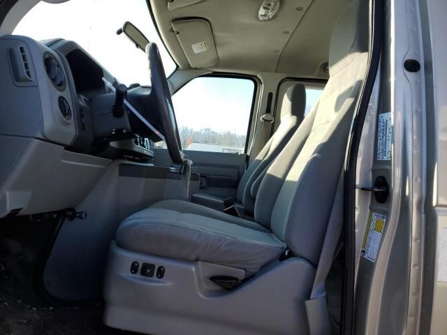 2011 Ford Econoline E350 Super Duty Wagon