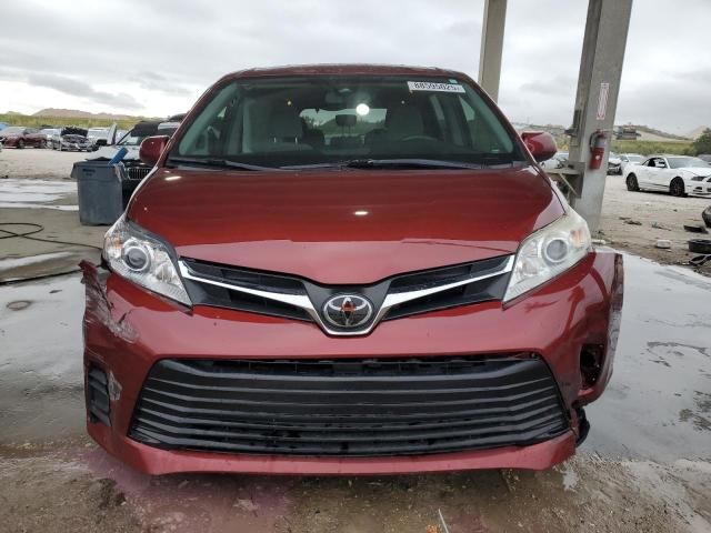 2018 Toyota Sienna LE