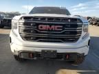 2022 GMC Sierra K1500 AT4