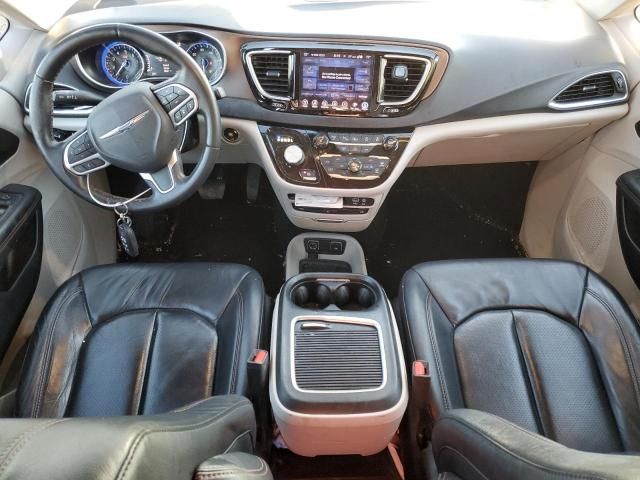 2017 Chrysler Pacifica Touring L Plus