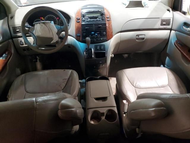 2004 Toyota Sienna XLE