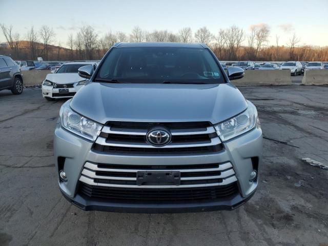 2017 Toyota Highlander SE