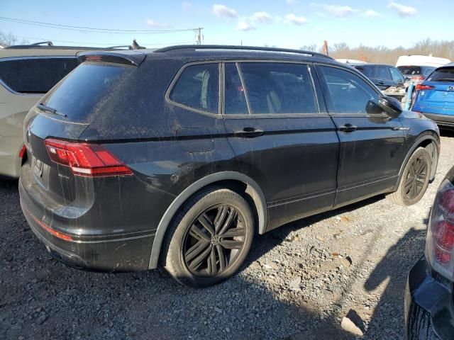 2022 Volkswagen Tiguan SE R-LINE Black