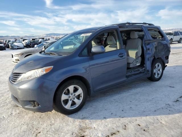 2016 Toyota Sienna LE