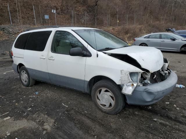 1999 Toyota Sienna LE