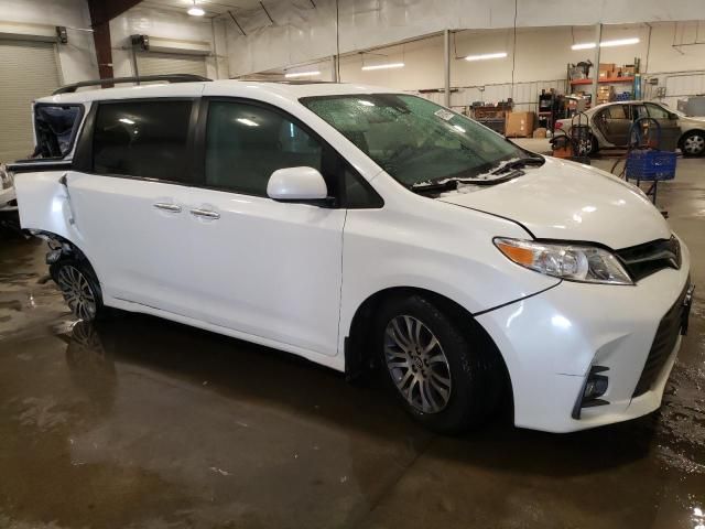 2018 Toyota Sienna XLE