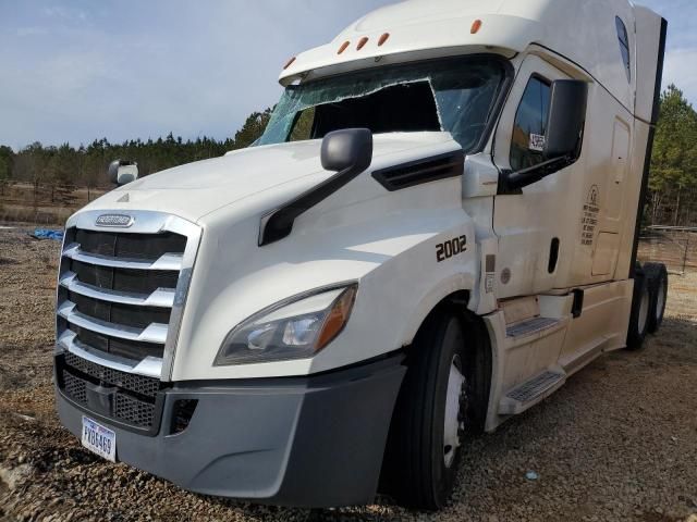 2018 Freightliner Cascadia 126