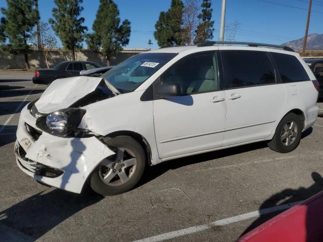 2005 Toyota Sienna CE