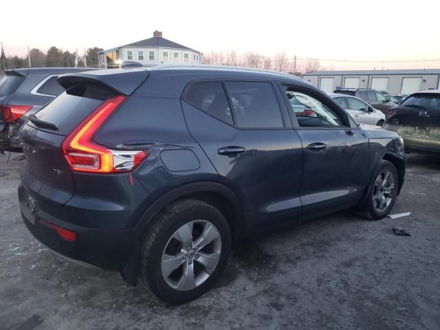 2021 Volvo XC40 T5 Momentum