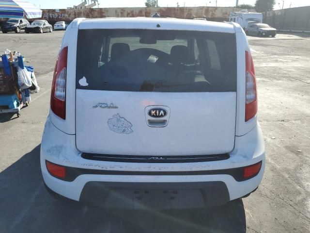 2013 KIA Soul +