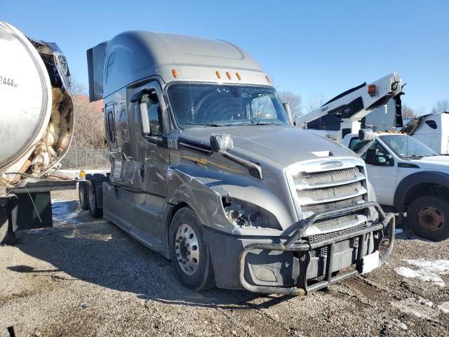 2019 Freightliner Cascadia 126